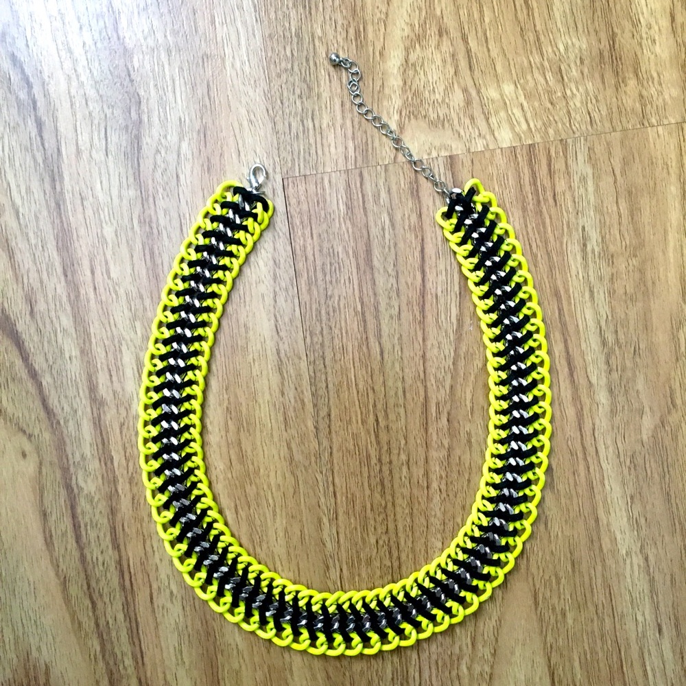 Black and yellow chain necklace